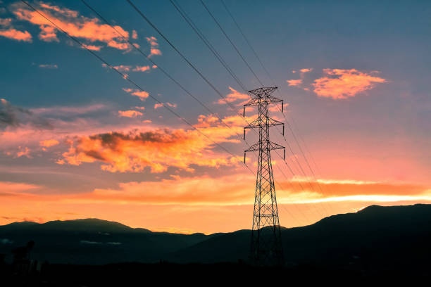 लॅटिस टॉवर आणि मोनोपोलमधील फरक